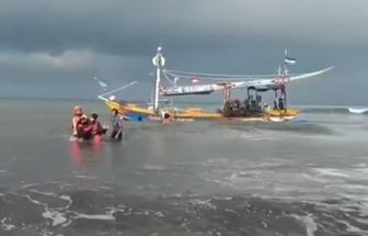 Na Indonésia, 4 pessoas morrem e 30 estão desaparecidas após balsa com 65 pessoas naufragar