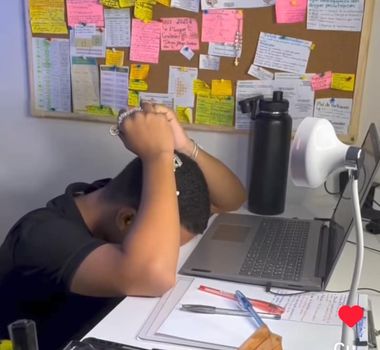 Imagem - Estudante, que estudava em casa sozinho, é aprovado no curso de Medicina da Universidade Estadual do Ceará (UECE)