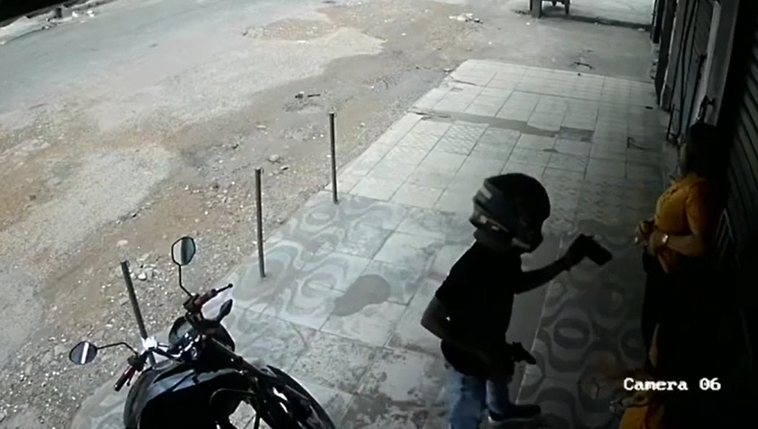 Imagem - Vídeo: assalto é registrado por câmera de segurança no bairro do Cordeiro em Belém