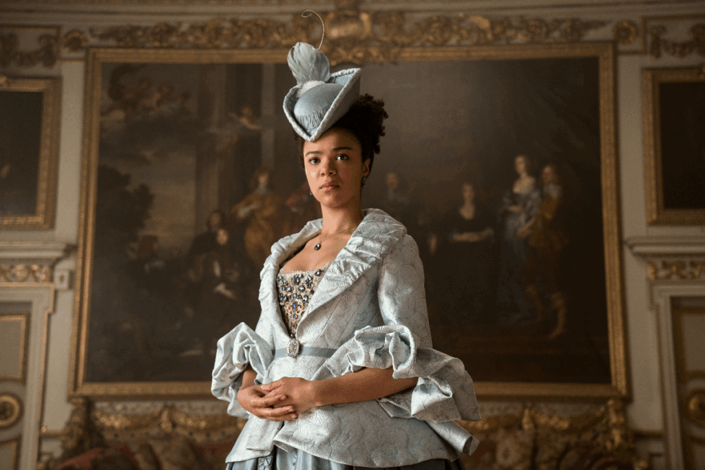 &#8220;Rainha Charlotte: uma história Bridgerton&#8221; acompanha a trajetória de Charlotte e George III (Imagem: Reprodução digital | Netflix) 