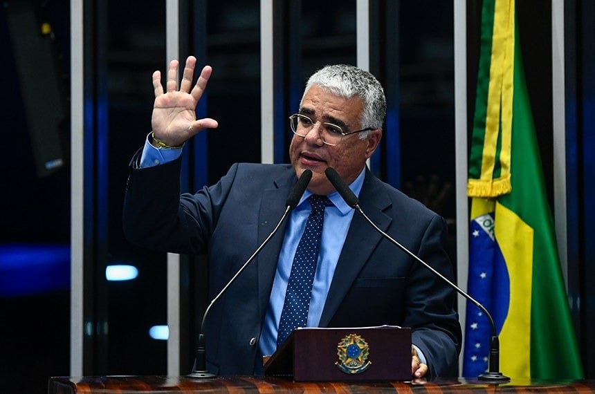 Girão afirma que STF persegue parlamentares de direita e conservadores.