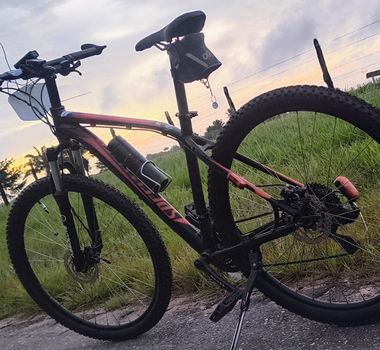 Imagem - Vídeo: com uso de câmera de segurança, vítima vê bicicleta sendo roubada na Sacramenta