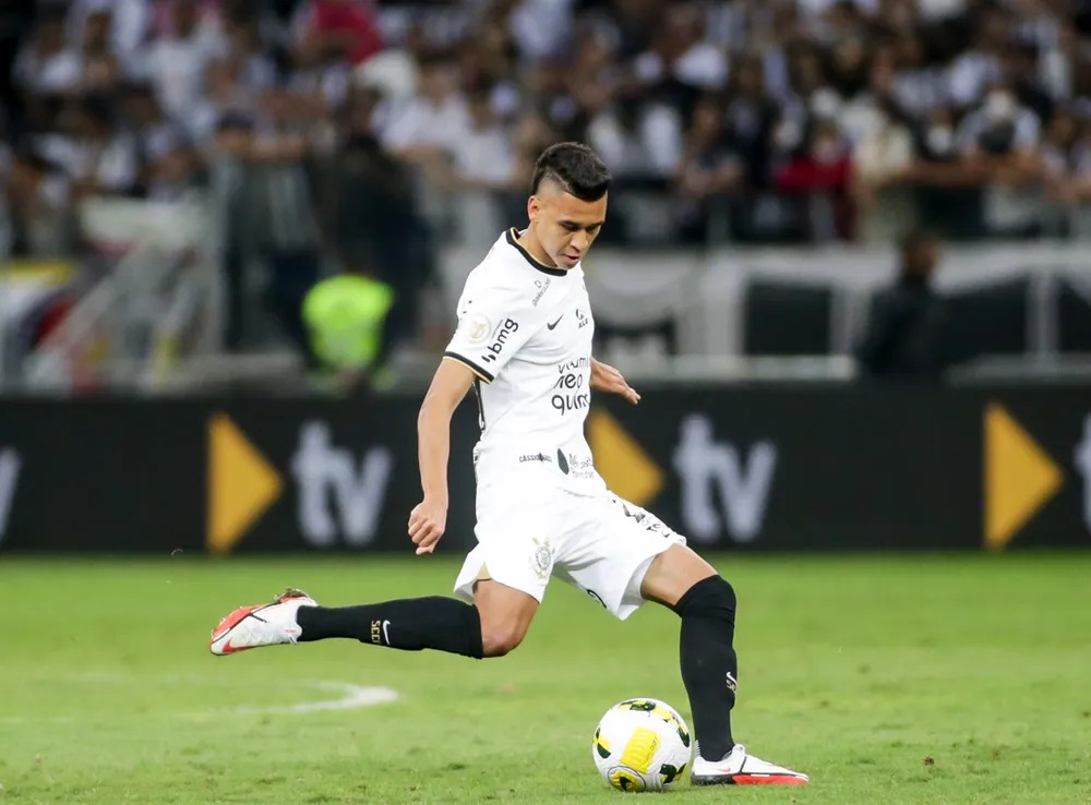 Imagem - Remo oficializa a contratação do volante colombiano Víctor Cantillo