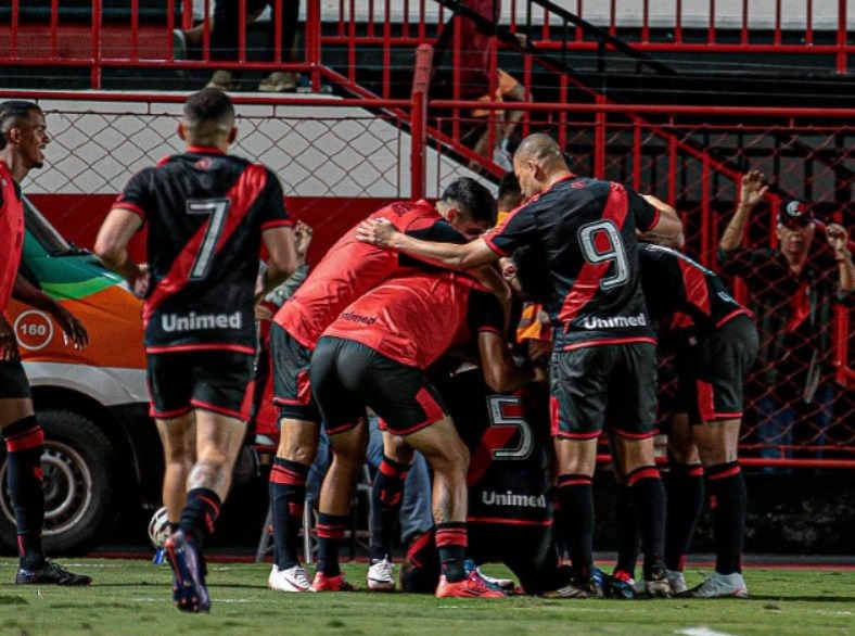 Dragão virou o jogo no Estádio Antônio Acioly - 