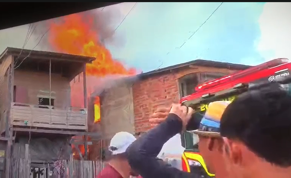 Imagem - Vídeo: fogo consome casas e criança morre em incêndio no Marajó