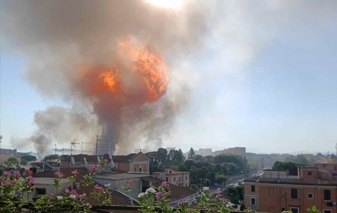 Um posto de gasolina explodiu na manhã desta sexta-feira (04), em Roma.