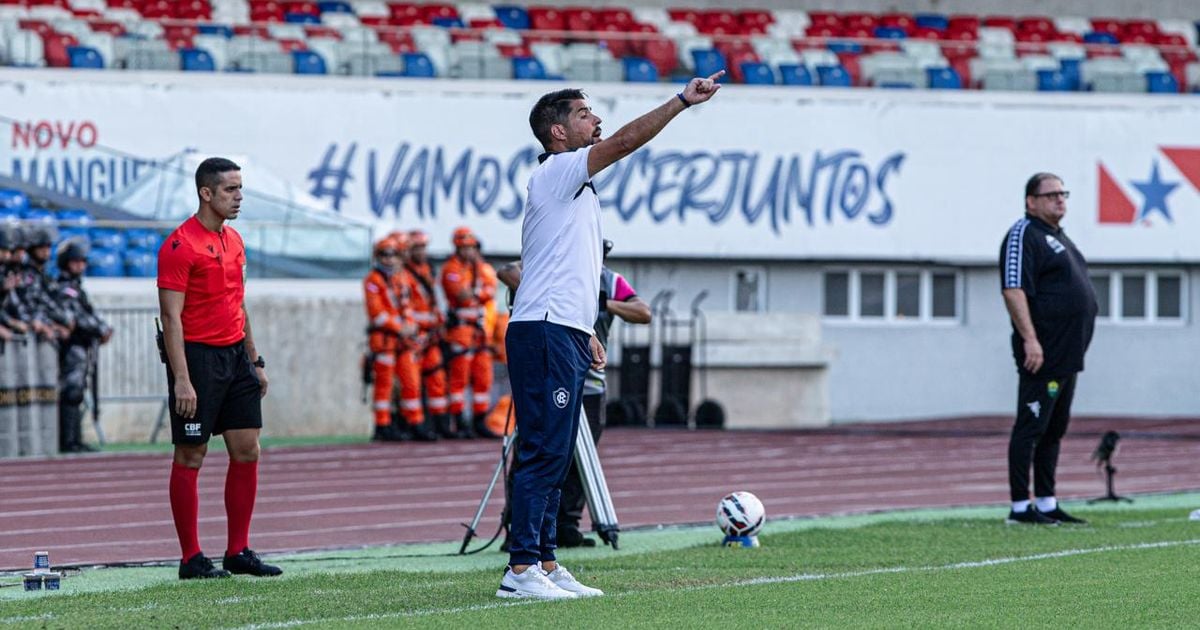 António Oliveira fez criticas à arbitragem e à postura do Cuiabá