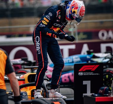 Imagem - Verstappen quebra favoritismo da McLaren e larga na pole no GP da Inglaterra