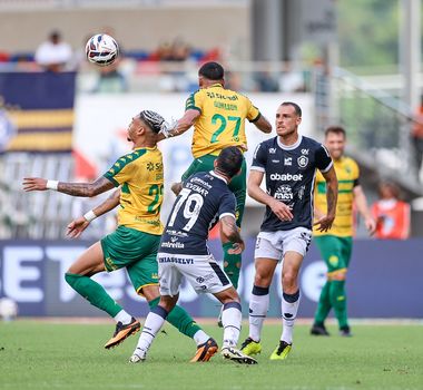 Imagem - Com torcida azulina na bronca, Remo e Cuiabá empatam no Mangueirão