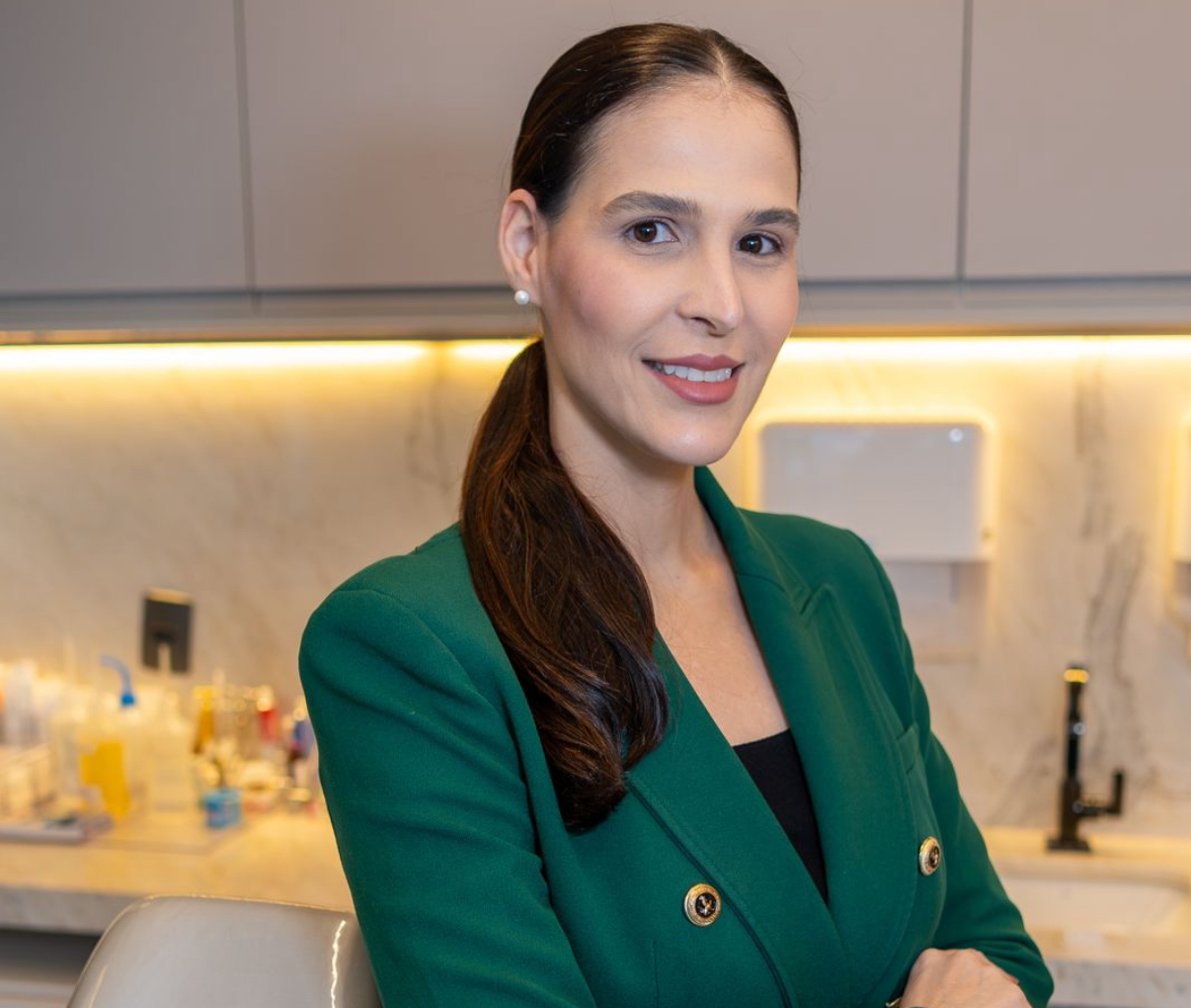 A dermatologista Caroline Palheta lembra sobre os cuidados redobrados que devem ser tomados durante o verão 