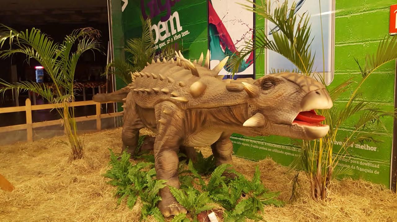 (Além das réplicas, para tornar o passeio ainda mais didático e divertido, a exposição contará com textos que guiarão os visitantes sobre as histórias dos animais.)