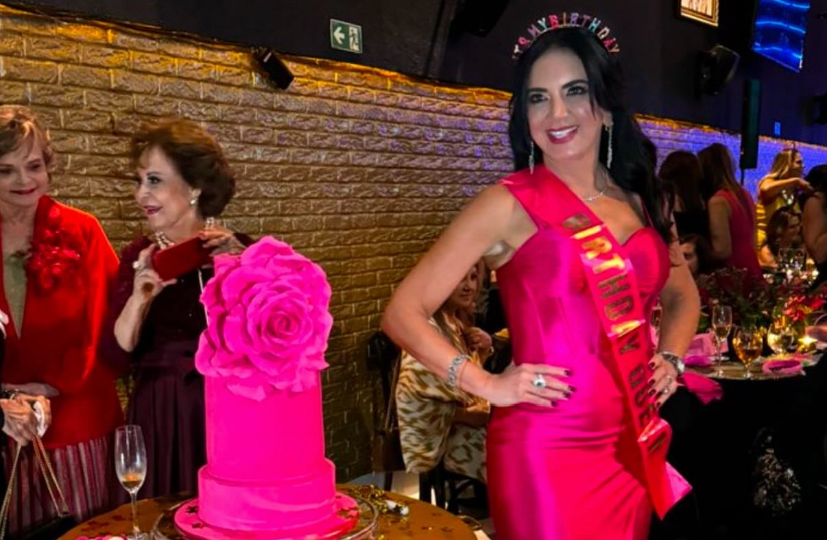 De Miami, Fadia Freire envia o “save the date” para o seu niver, em setembro. 
