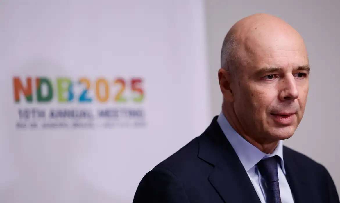 (Ministro de finanças da Rússia, Anton Siluanov)