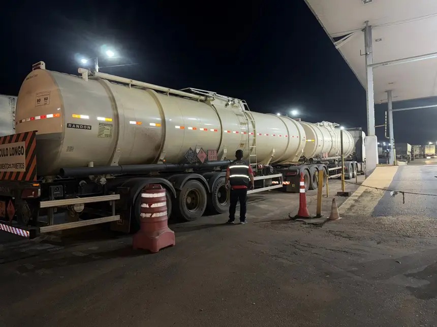 Sefa apreende 61.780 litros de etanol em Dom Eliseu.