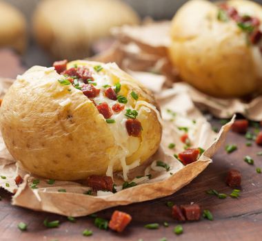 Imagem - 7 receitas práticas de batata recheada para o inverno