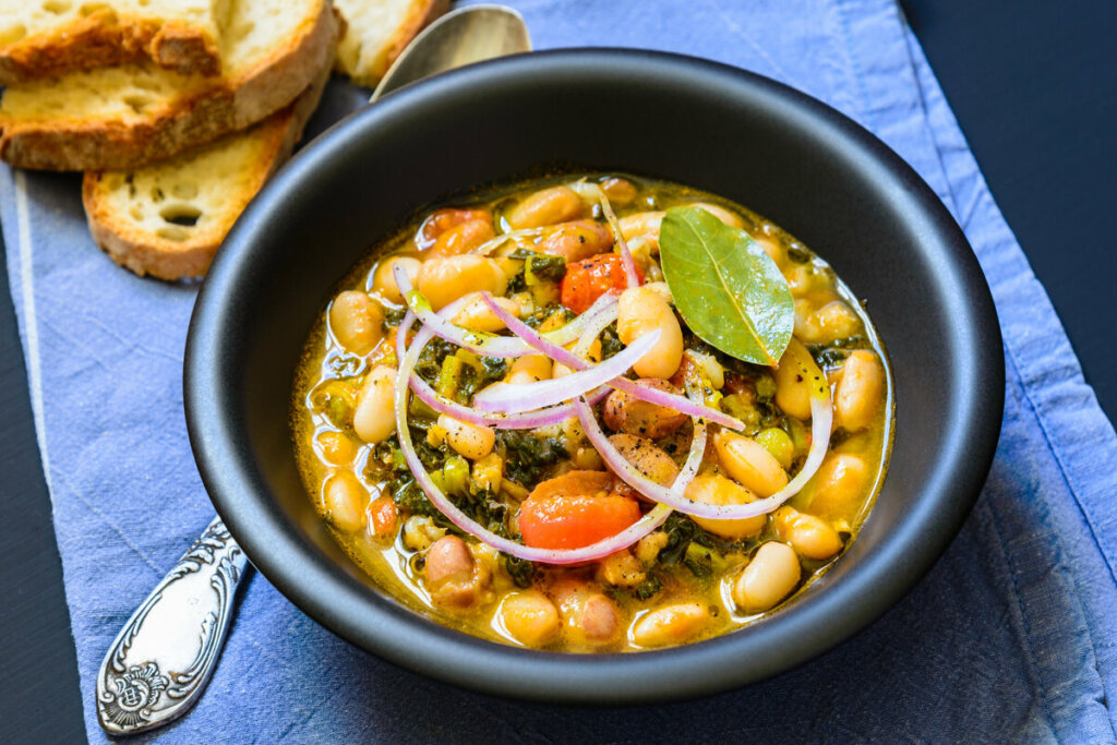 Sopa de feijão cannellini (Imagem: Olga&#8217;s captured moments | Shutterstock)