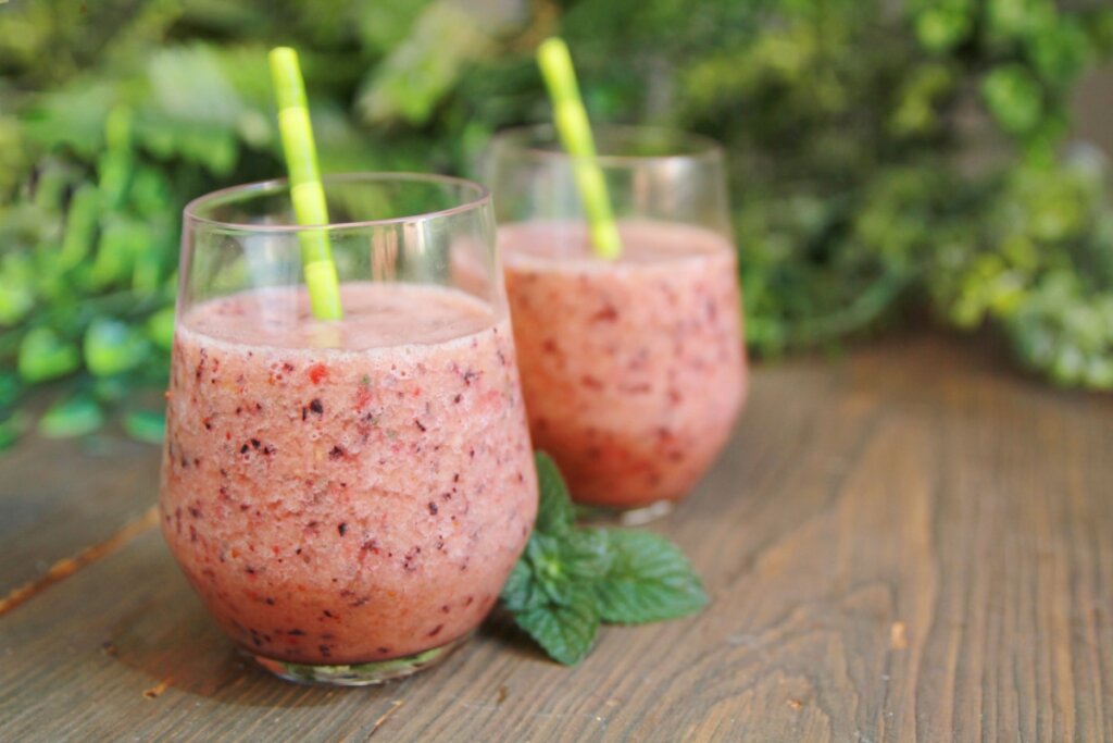 Vitamina de melancia com mirtilo (Imagem: Pinkcandy | Shutterstock)