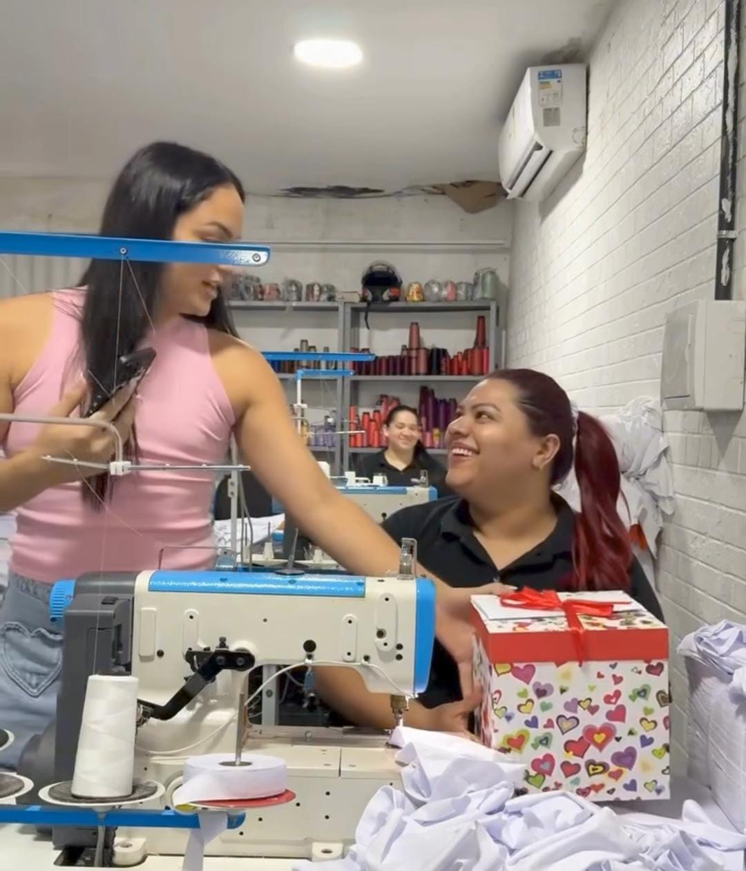 (Jacqueline Bahls e Leona Paz)