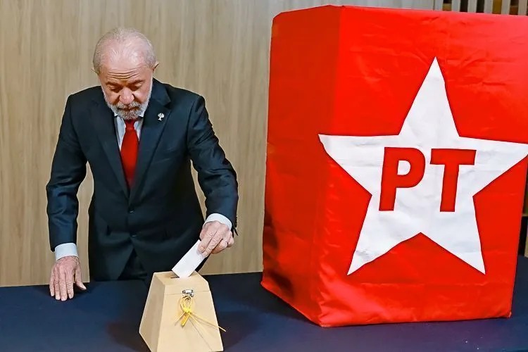 O alerta entre a cúpula petista é claro: não se pode deixar o engajamento esfriar.