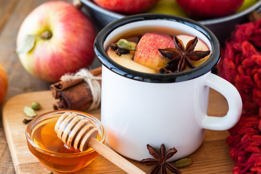 Ponche de frutas quente (Imagem: Vera Prokhorova | Shutterstock)