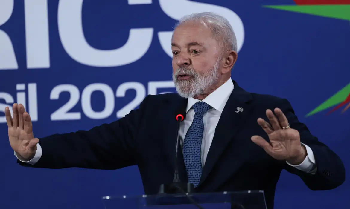 Imagem - Lula emite nota oficial sobre anuncio de taxação de Trump ao Brasil