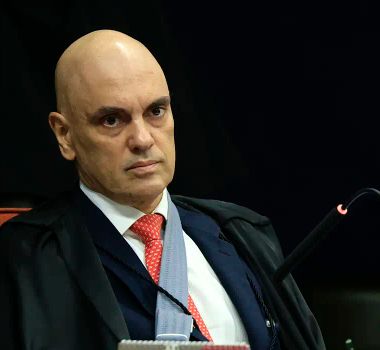 Imagem - Moraes diz que Eduardo Bolsonaro interfere em processo na Corte