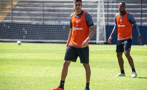 Novo volante do Remo relembra festa da torcida em jogo contra o Corinthians: 'foi impressionante'
