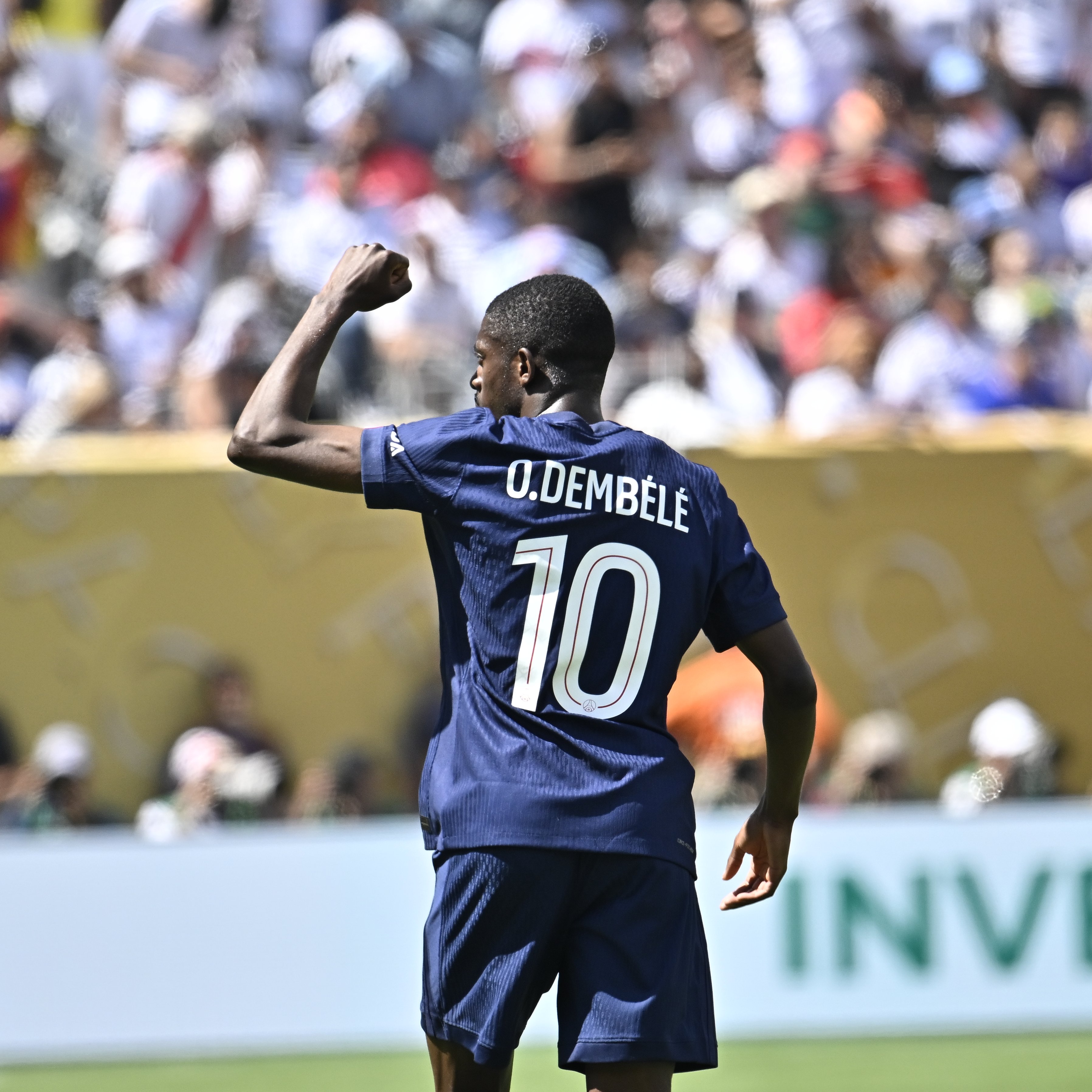 Craque do time, Dembélé foi um dos autores dos gols