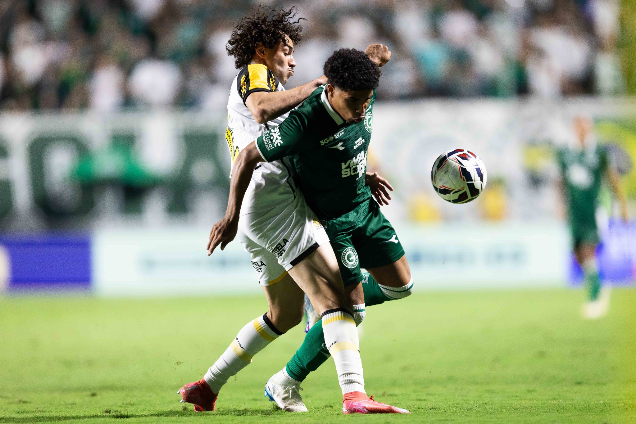 Equipes empataram em 1 a 1 jogando na Serrinha - 