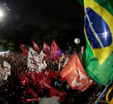 Imagem - Ato na Avenida Paulista pede taxação de super-ricos e condena tarifaço