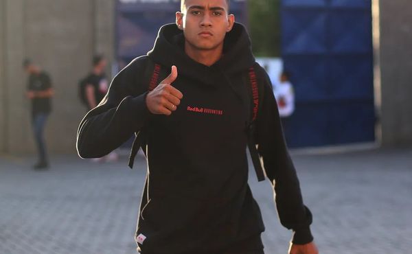 Remo anuncia contratação de Nathan Camargo e volante já viaja para enfrentar a Chapecoense