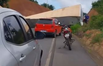 Carreta tomba na PA 370 e bloqueia trânsito entre Uruará e Santarém