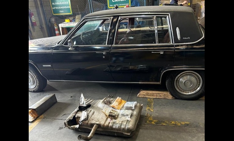 PF apreende 30 quilos de drogas escondidos em Cadillac importado dos EUA - 