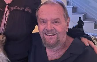 Danny DeVito dá rara atualização sobre Jack Nicholson: 'Está ótimo'