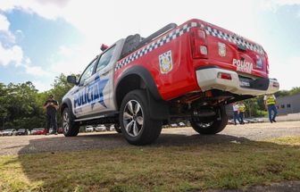 Polícia Militar desliga som na orla de Marudá e é hostilizada por prefeito