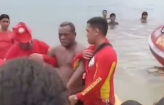 Homem tenta atravessar de nado da praia do Outeiro até a ilha de Cotijuba, em Belém; assista