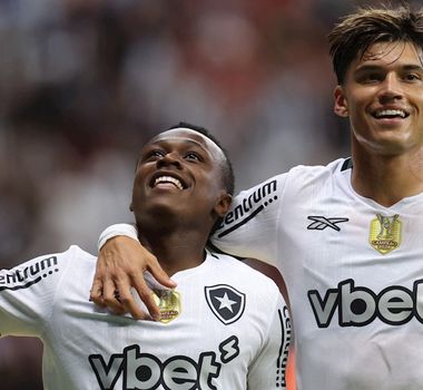 Imagem - Na volta do Mundial de Clubes, Botafogo bate o Vasco por 2 a 0