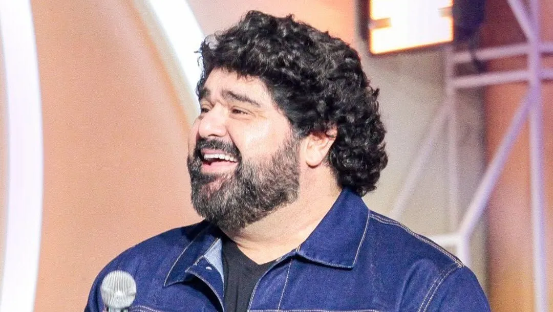 Cantor Fabiano, da dupla César Menotti & Fabiano, escapa ileso de acidente na BR-040