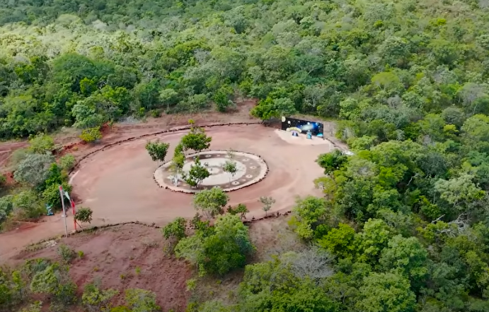 Cidade em MT chama atenção de ufólogos e criou até aeroporto para OVNIs.