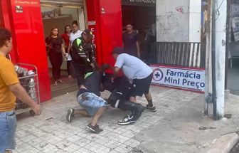 Briga entre agentes de trânsito e motorista de Kombi gera tumulto no centro de Belém