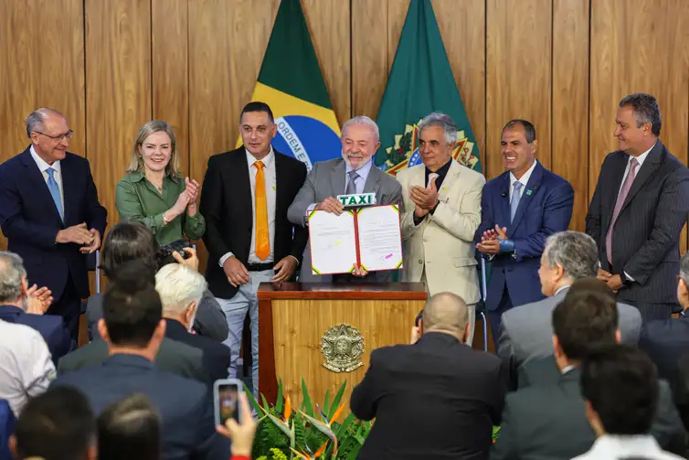 Imagem - Fim da taxa de verificação de taxímetros beneficiará 300 mil taxistas