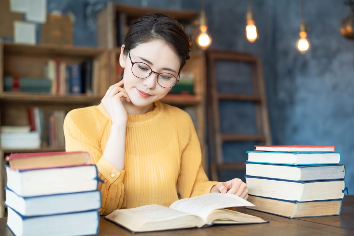 Preparação, estratégia e treino controlam a ansiedade com o Enem e abrem espaço para os estudantes conquistarem a tão sonhada vaga na universidade (Imagem: metamorworks | Shutterstock)