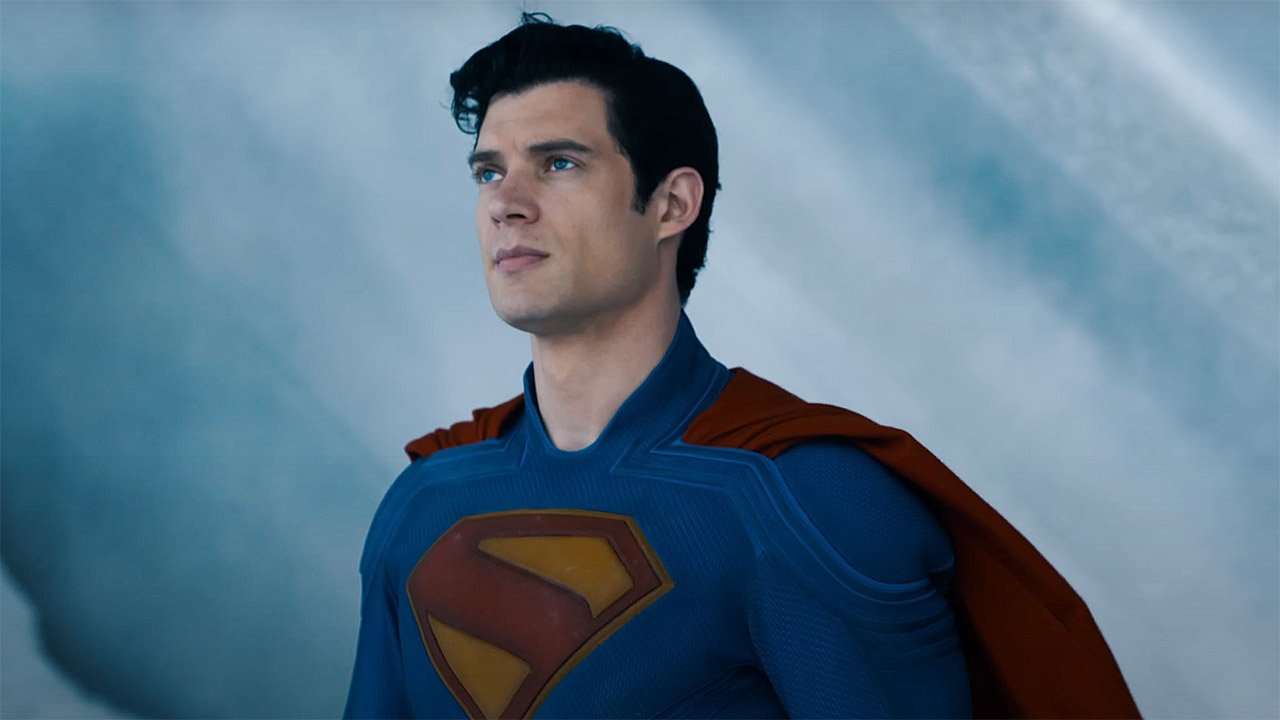 Novo filme de Superman arrecada mais de R$ 30 milhões em estreia no Brasil. 