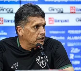Imagem - Técnico do Paysandu critica VAR após empate com Atlético-GO: 'Apitou o jogo'