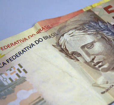 Imagem - Caixa libera abono salarial para nascidos em setembro e outubro