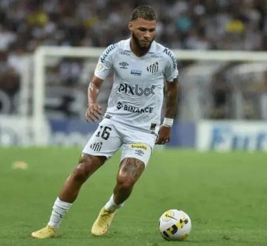 Imagem - Remo deve se reforçar com lateral de clube da Série A, afirma jornalista