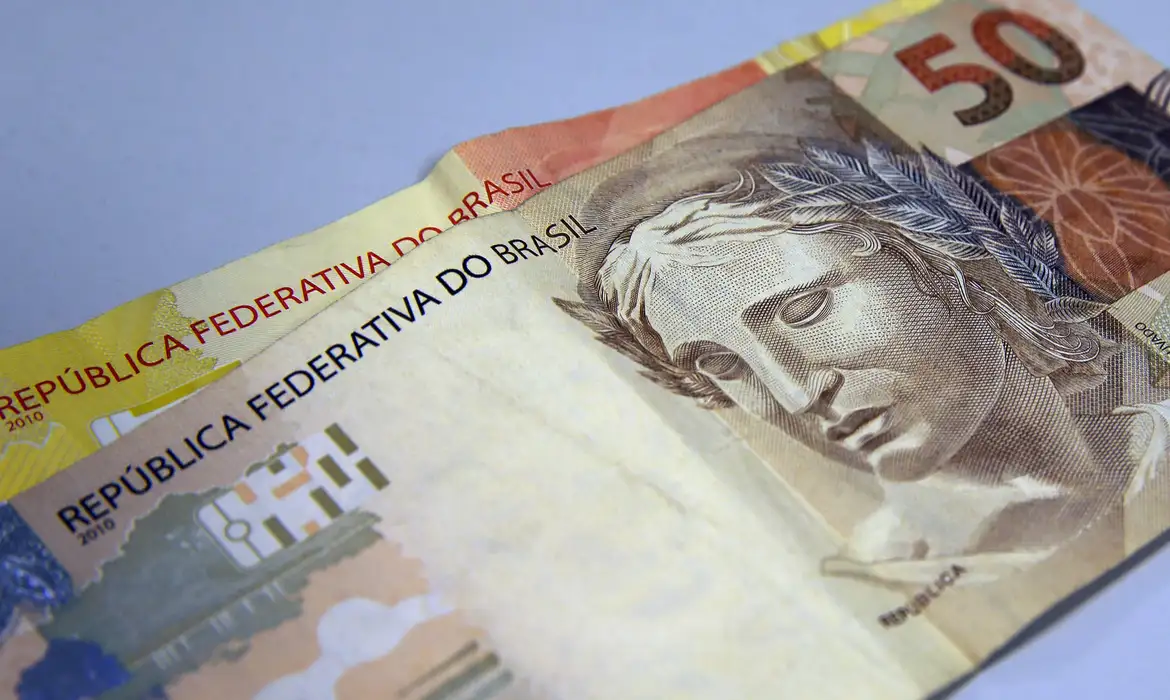 Calendário de pagamento segue mês de nascimento