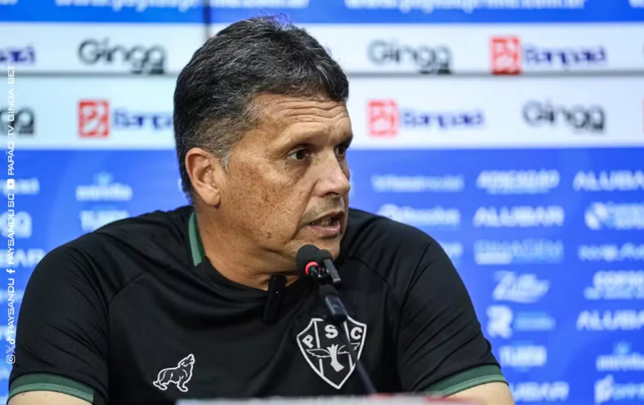 Imagem - Técnico do Paysandu critica VAR após empate com Atlético-GO: 'Apitou o jogo'