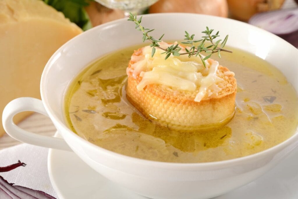 Sopa de cebola (Imagem: Dar1930 | Shutterstock)