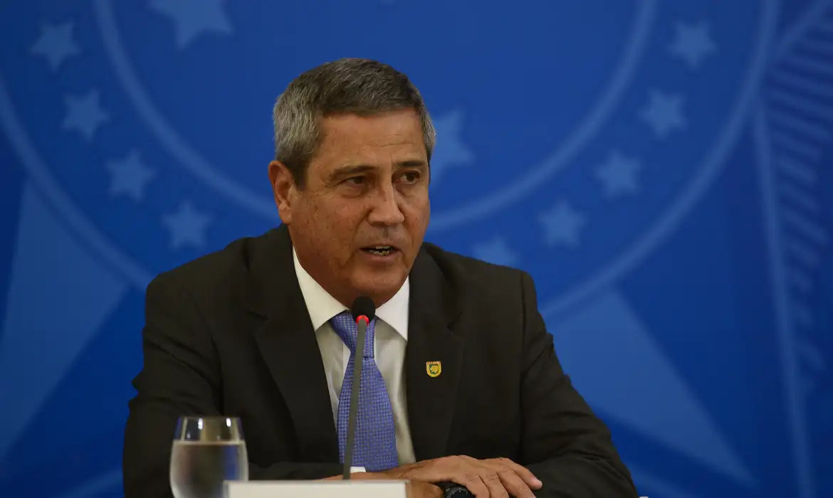 Imagem - Alexandre de Moraes mantém prisão do general Braga Netto